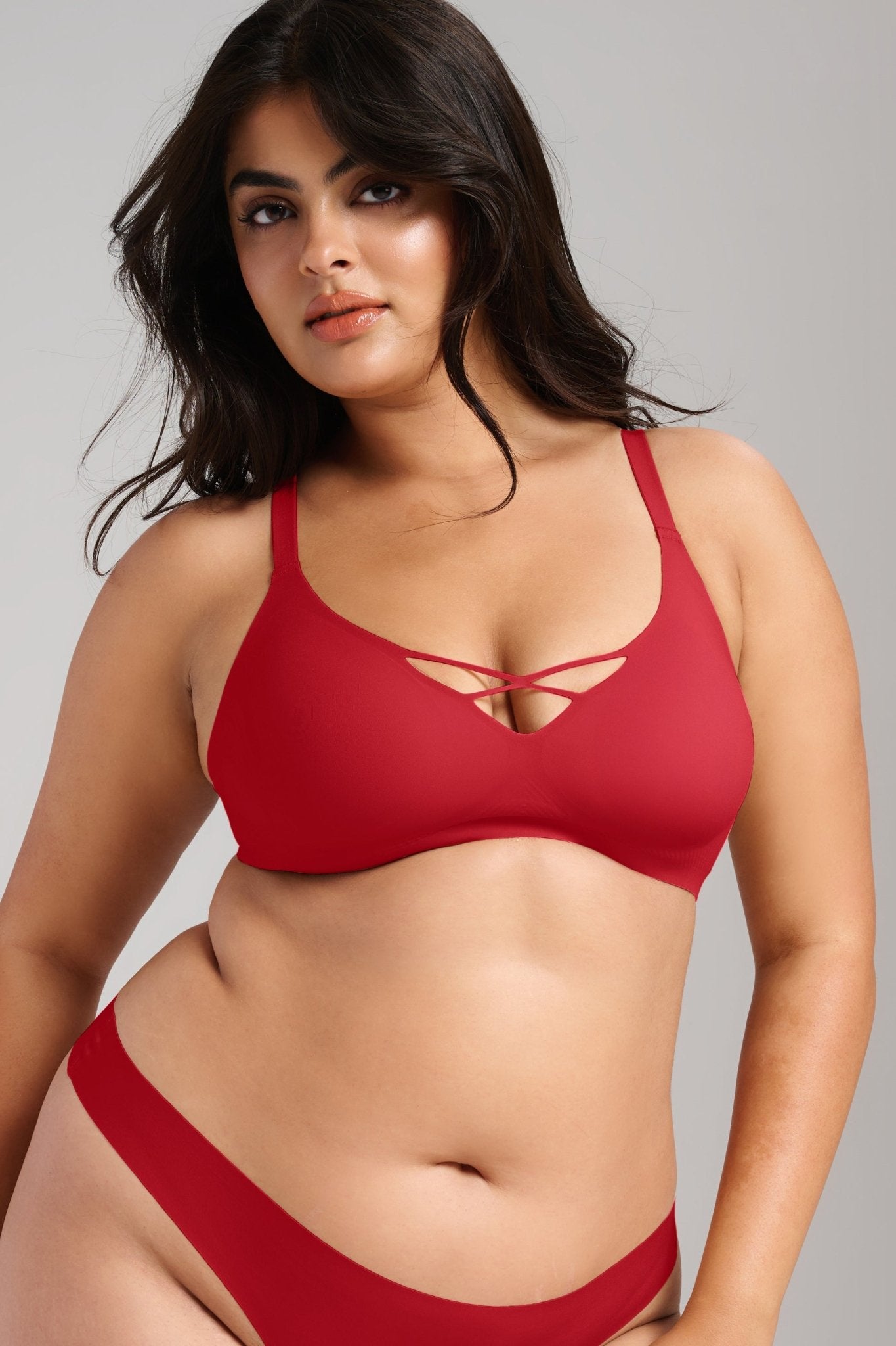 No-Show V-Neck Bra -  Siella - Color: Red Rouge